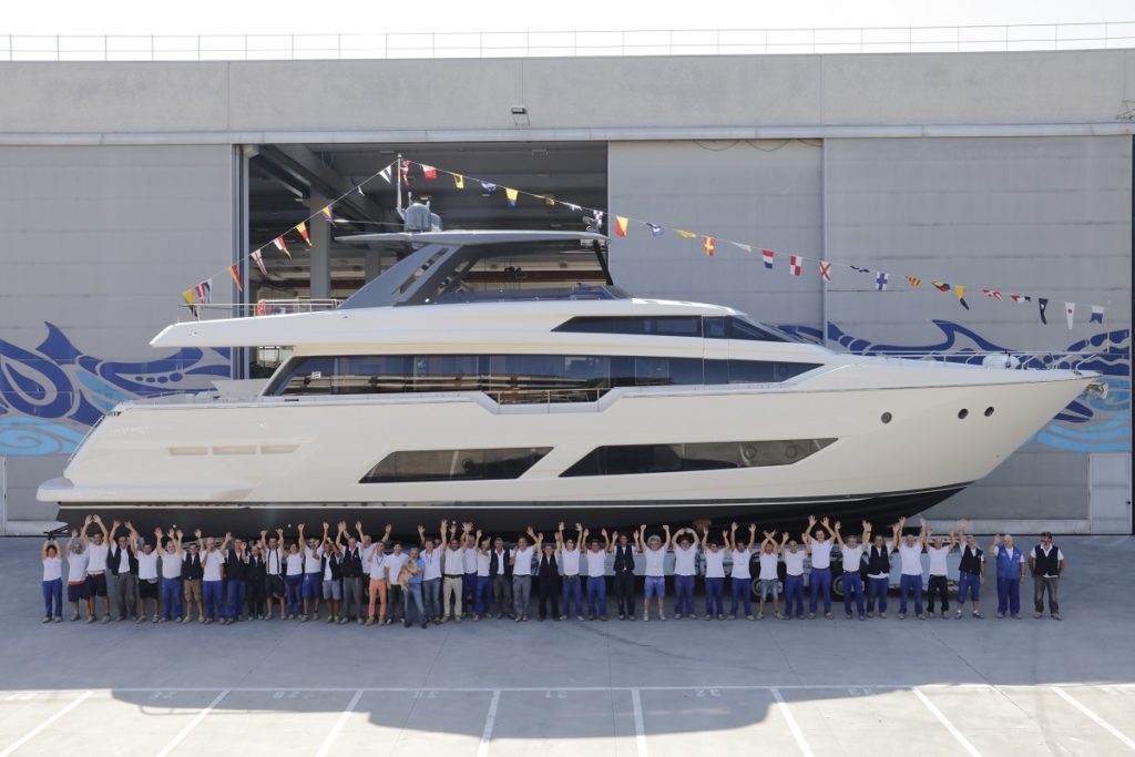 <!--:en--></noscript>Ferretti Yachts 850 launch