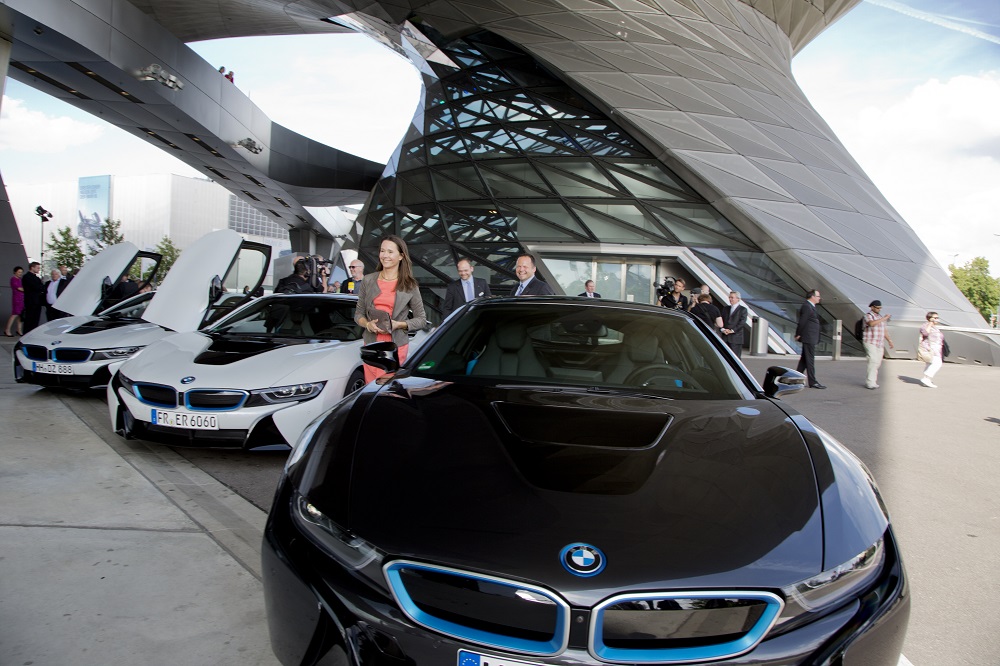 <!--:en--></noscript>First global deliveries of the BMW i8