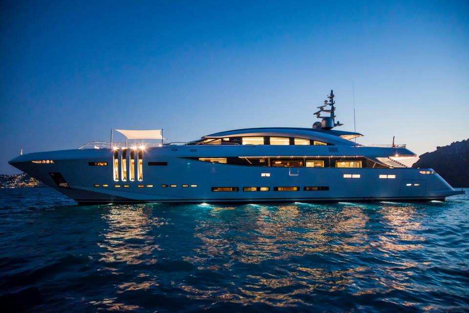 <!--:en--></noscript>The New Rossinavi yacht ‘Vellmari’ 