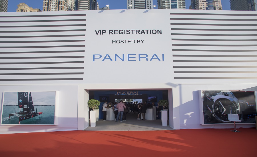<!--:en--></noscript>Officine Panerai presents the official watches of the 35th America’s CUP AT the Dubai international boat show 2017