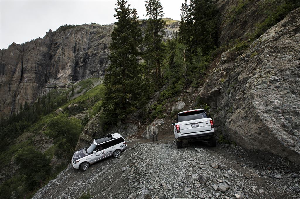 <!--:en--></noscript>Range Rover Demonstrates All-Terrain Supremacy 