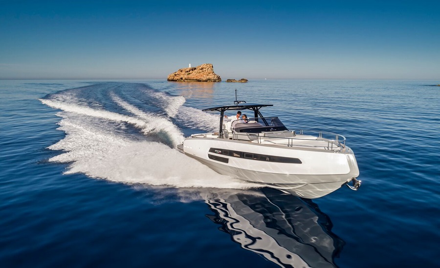 Invictus yachts 370 GT world premier at the 2016 Cannes yachting festival