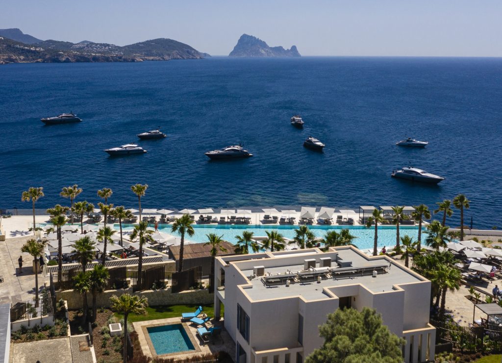 Sunset thrills: Ibiza falls in love with the Pershing sensation