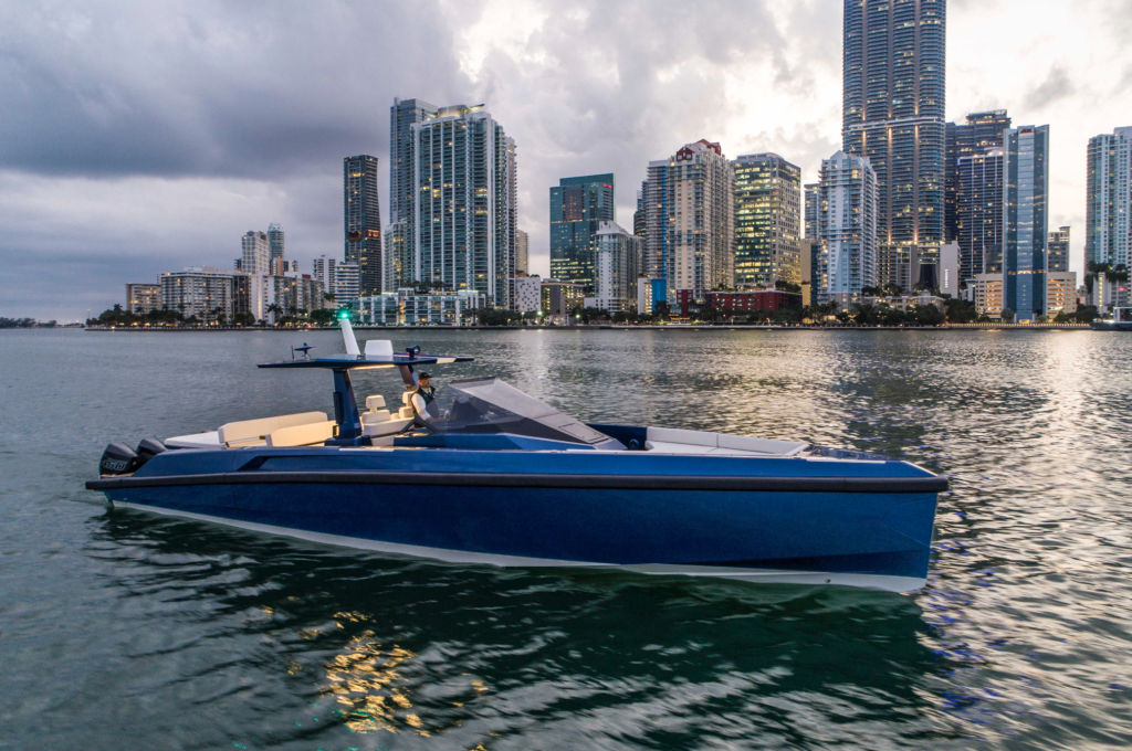Full power with the 48 Wallytender X unveiled at the Miami Yacht Show 2020