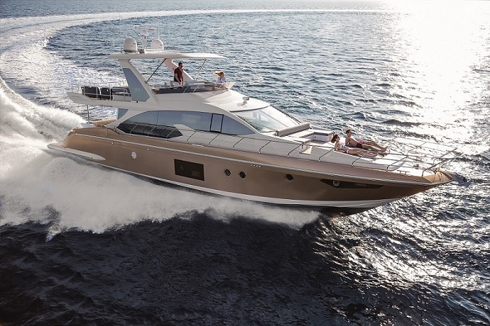 <!--:en--></noscript>Azimut Yachts: a fleet of 17 yachts in Cannes including the Azimut 66 Fly
