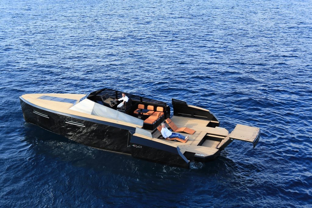 <!--:en--></noscript>Evo Yachts:The“OPENING R-EVO-LUTION” at the Cannes Yachting Festival