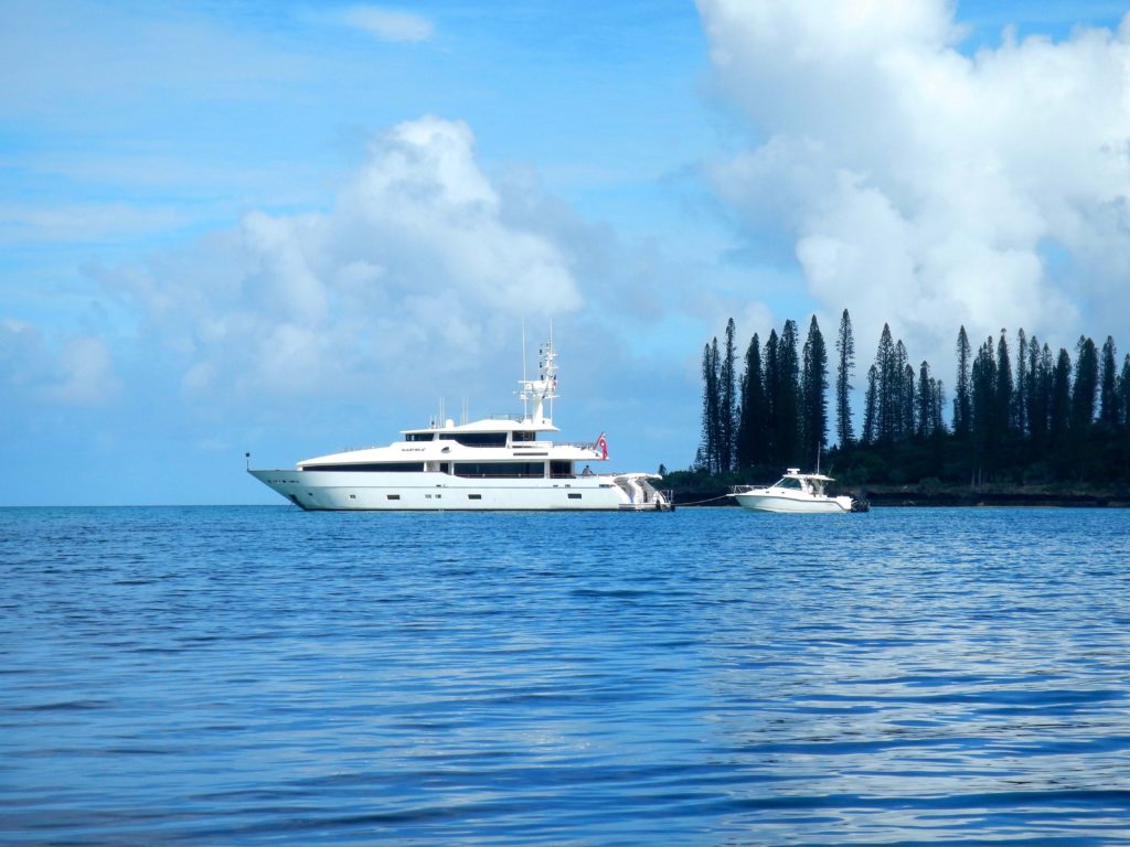 MASTEKA II isoffering leading international superyacht charters with a distinct French influence in the tropical waters of New Caledonia.