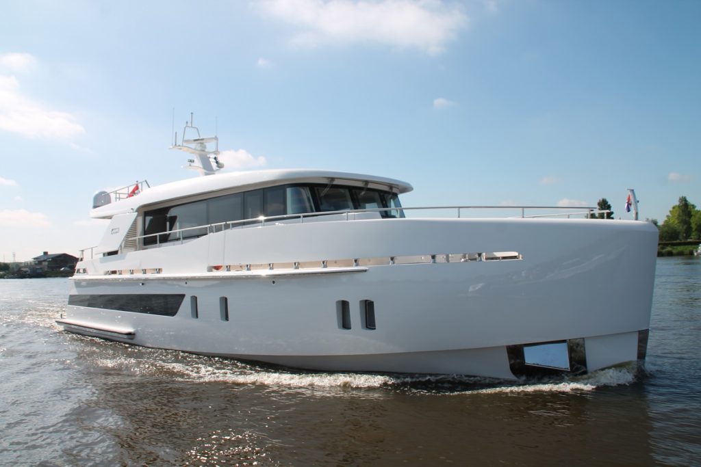 <!--:en--></noscript>The New X-65 motor yacht by Storm Yachts