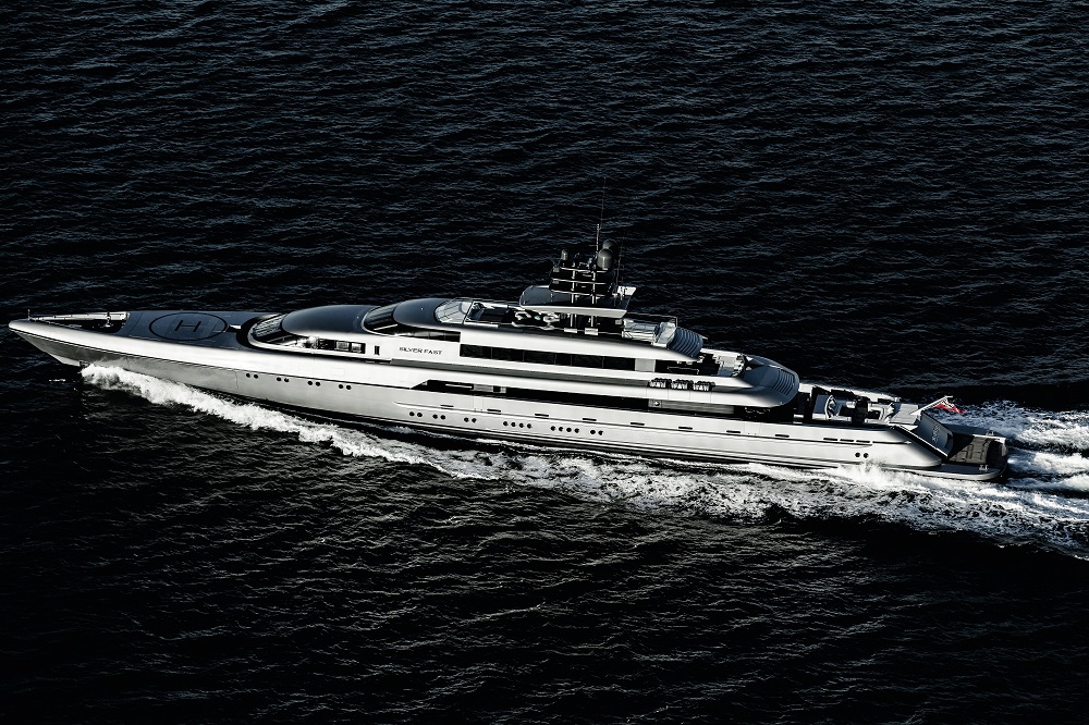<!--:en--></noscript>Super yacht leader Burgess expands to Dubai