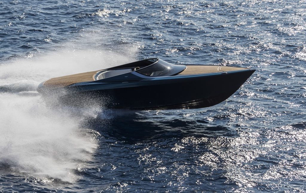 <!--:en--></noscript>Aston Martin powerboat revealed in Monaco