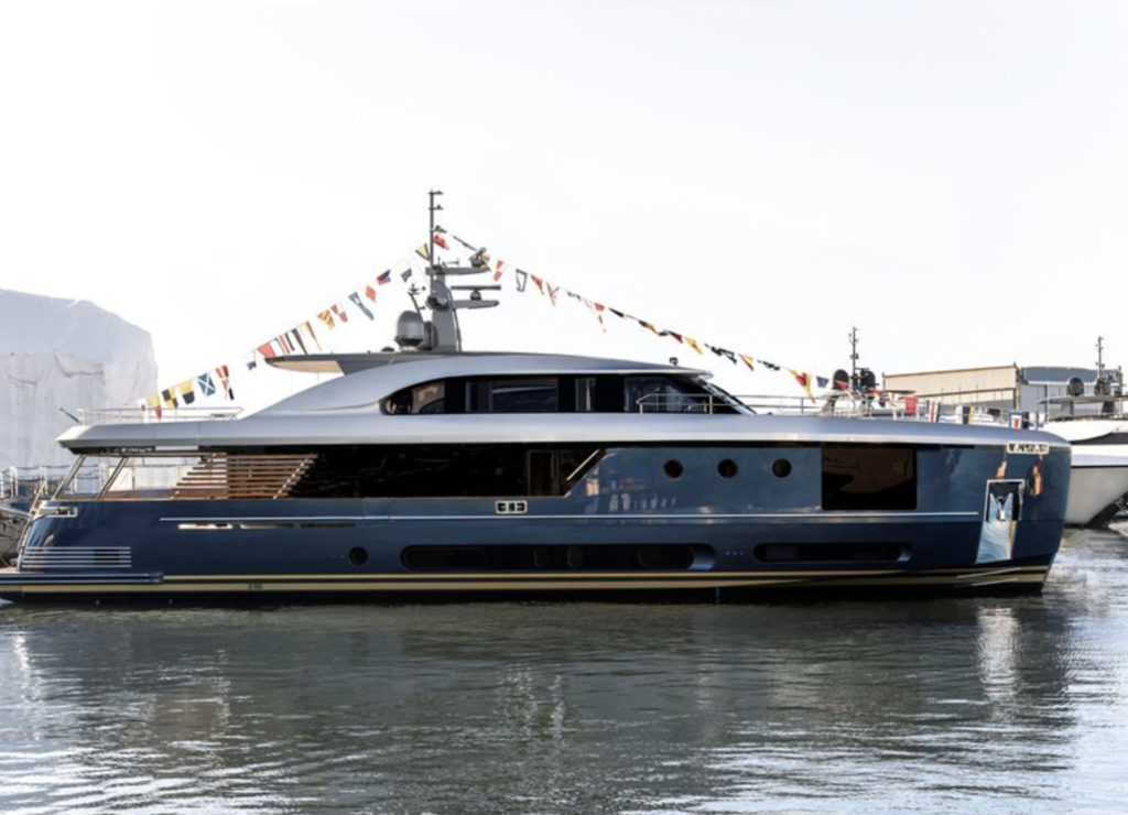 AZIMUT YACHTS LAUNCHES THE NEW MAGELLANO 30 METRI: the crossover line flagship is born.