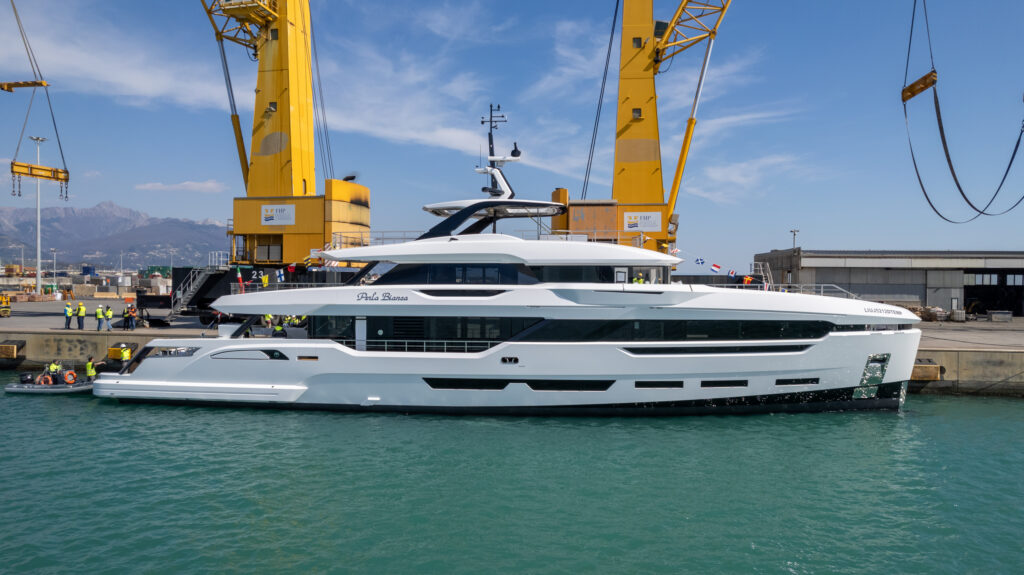 THIRD LAUNCH OF THE YEAR FOR BAGLIETTO: THE DOM 133 #3 HITS THE WATER