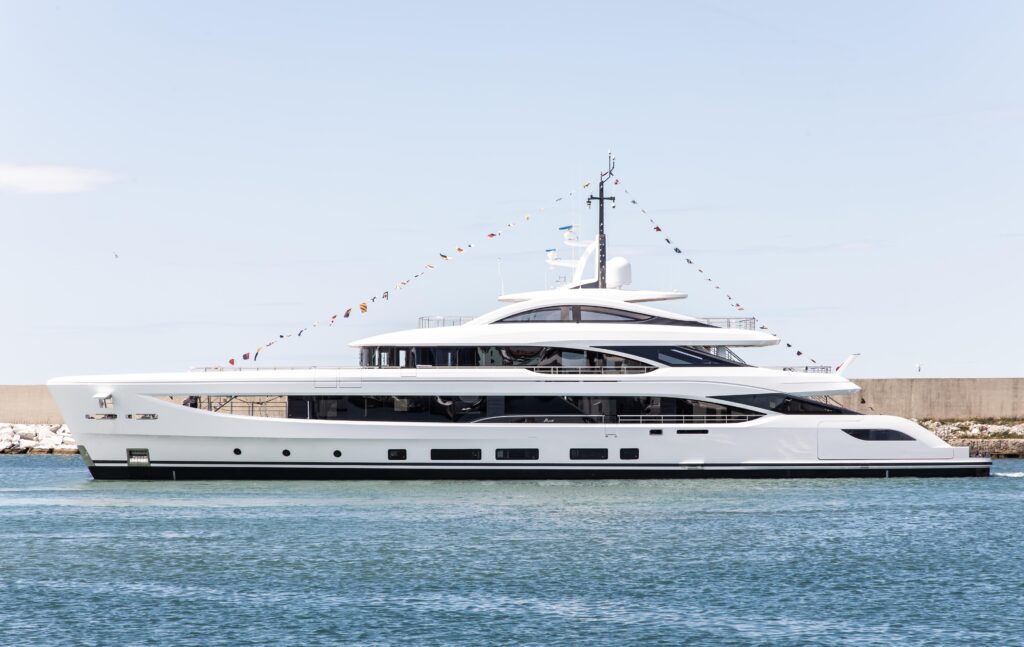 BENETTI LAUNCHES ALUNYA SECOND B.NOW 50M OASIS DECK: THE SUPER YACHT FOR THE OWNERS WHO ENJOY CLOSE CONTACT WITH THE SEA