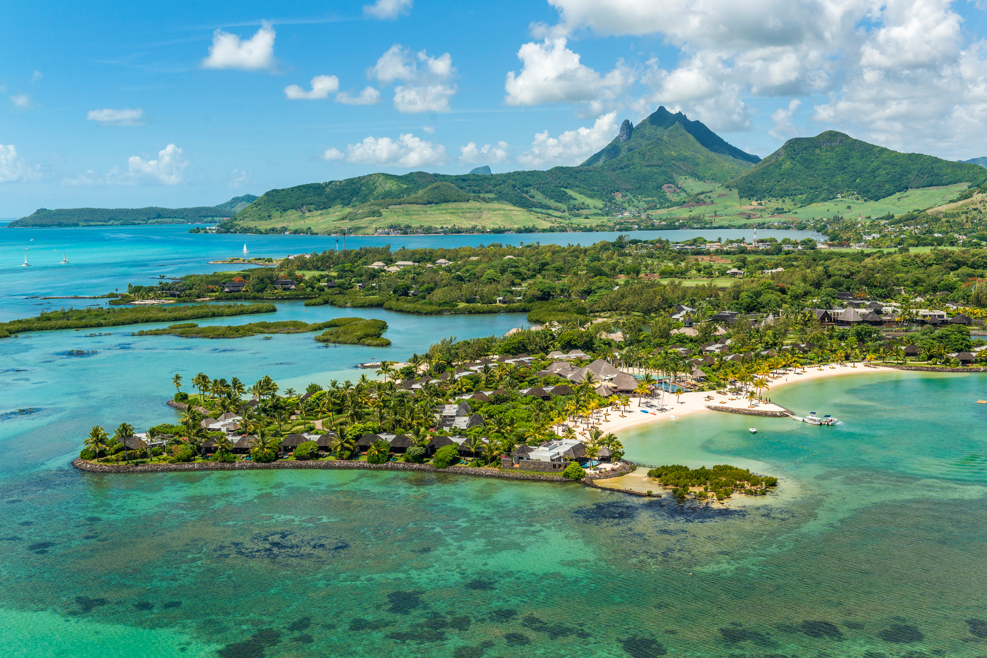 ESCAPE THE HEAT: COOL OFF IN A SECLUDED TROPICAL PARADISE AT FOUR SEASONS RESORT MAURITIUS AT ANAHITA