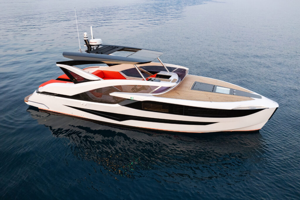 Dominator Yachts’ new Midi Ilumen M35 M/Y SAFESPACE unveiled