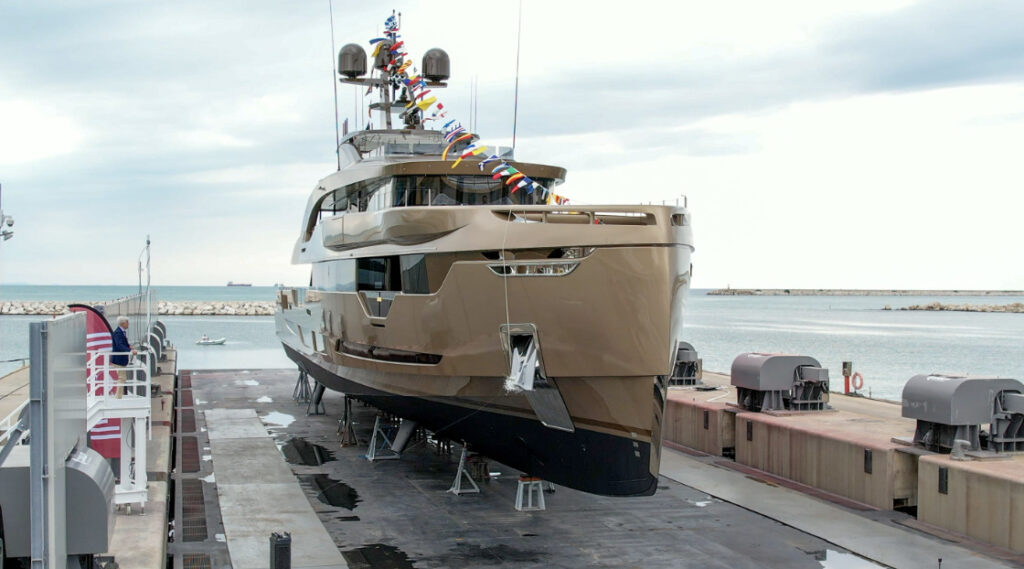 LAUNCHED THE NEW COLUMBUS CUSTOM 50M M/Y ANJELIF