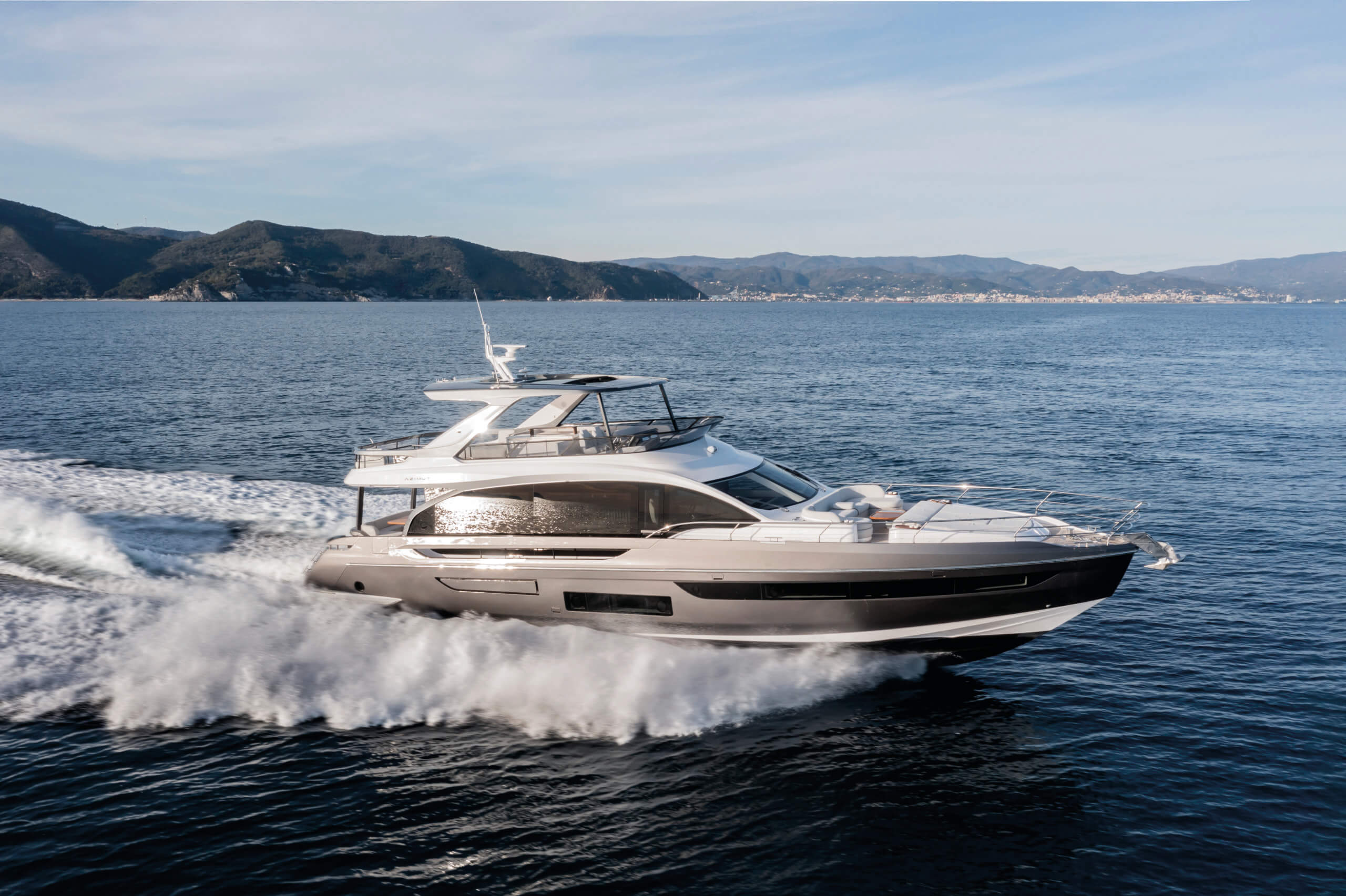 AZIMUT FLY 72: NEW IMAGES AVAILABLE