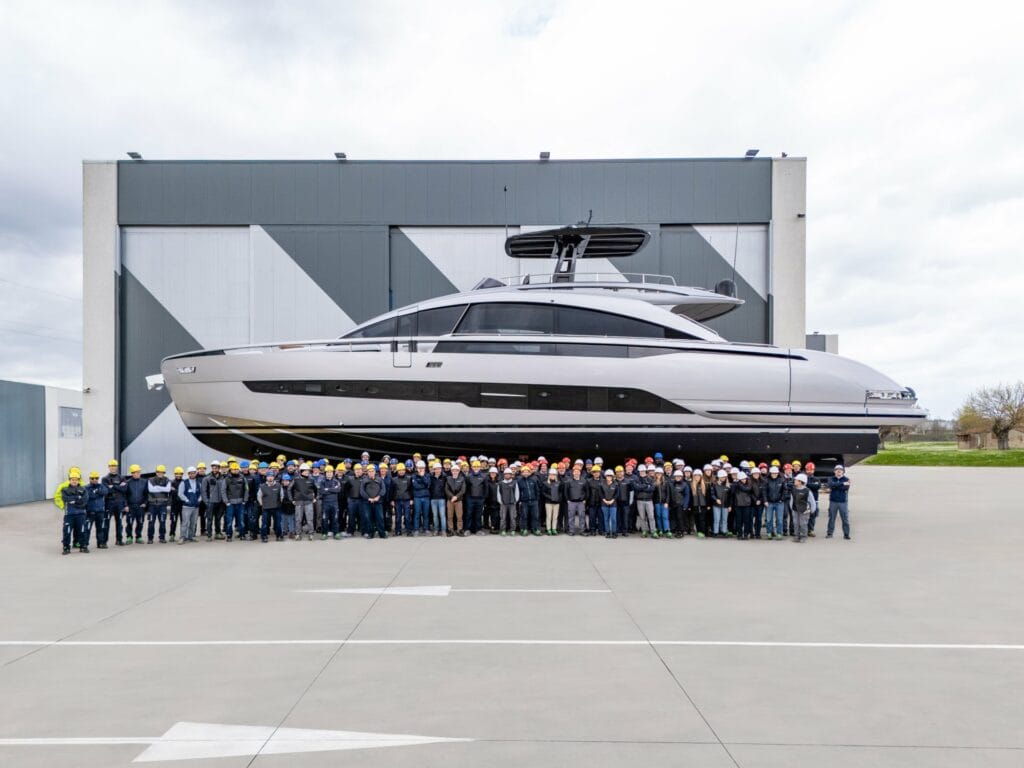 FIRST PERSHING GTX80 UNIT LAUNCHED: DESIGN, ELEGANCE AND SPORTINESS MEET INNOVATION IN A MASTERPIECE OF BALANCE AND ARCHITECTURAL HARMONY.